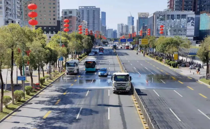 虎虎生威迎新春丨BG视讯环境环卫作业扮靓城市佳节新容颜